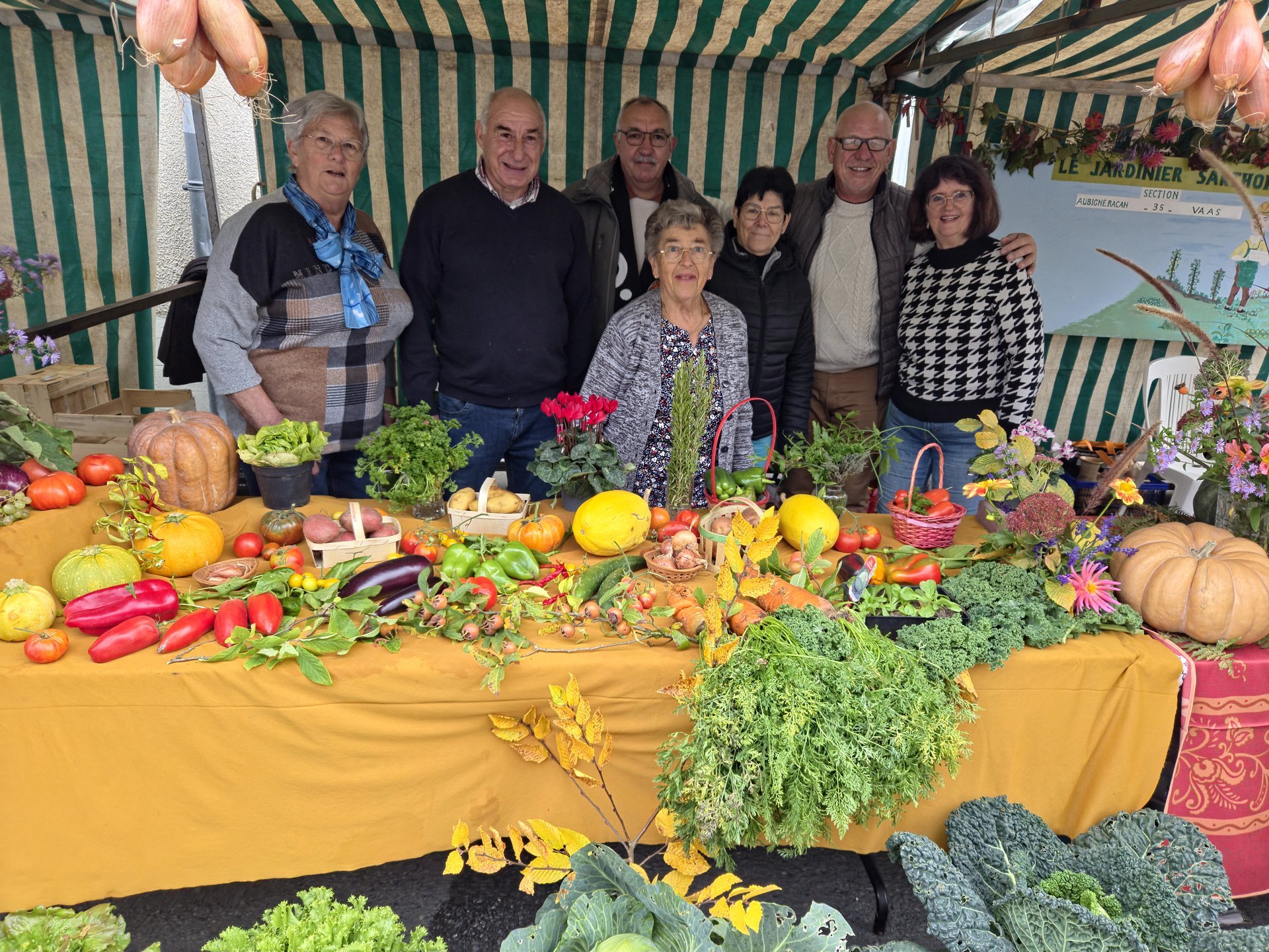 Équipe de la section Aubigné-Racan / Vaas lors de la Fête de la Pomme 2025 à Vaas